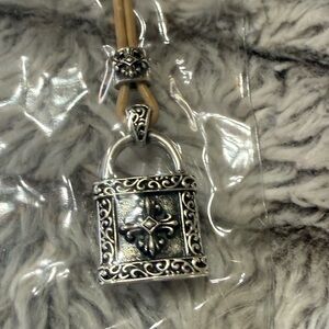 🌸4 for $10 NWT Stigma Lock Pendant on Cord
